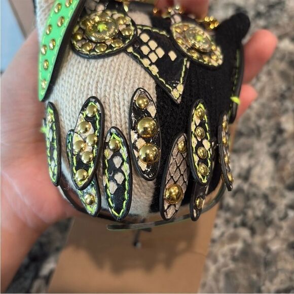 Burberry Black and Green Owl Keychain NWT - Picture 6 of 14